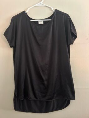 Black Women's Silky Short Sleeve Top